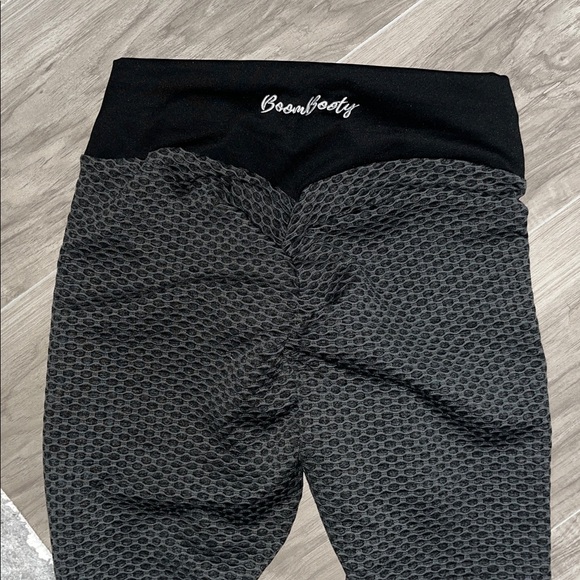 Boom Booty Leggings - Picture 4 of 9